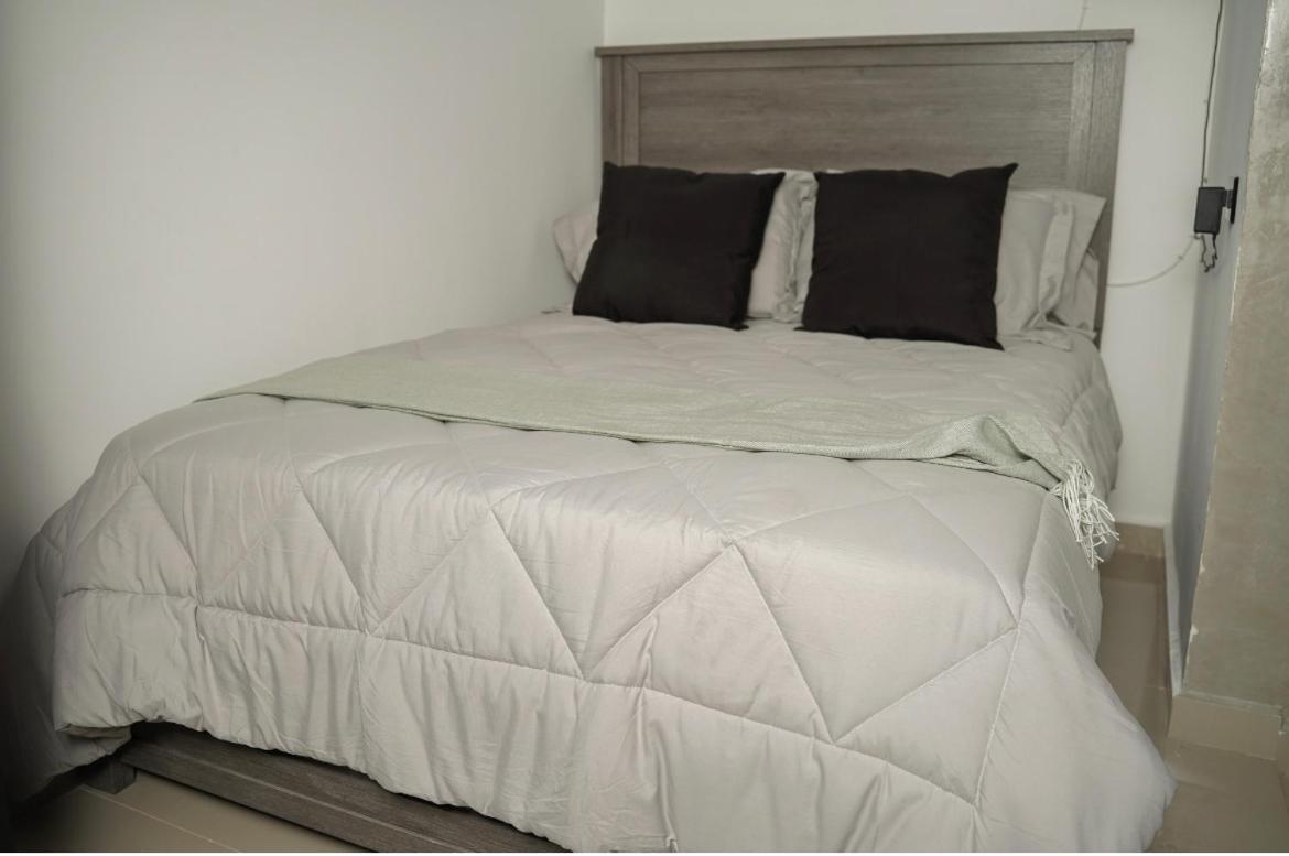 North Breeze Guest House 1 เลวิตตาวน์ ภายนอก รูปภาพ