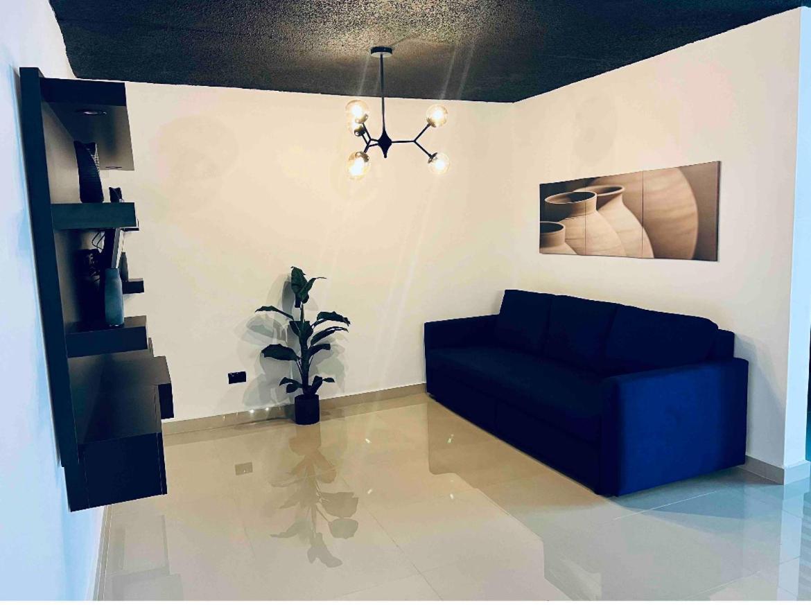 North Breeze Guest House 1 เลวิตตาวน์ ภายนอก รูปภาพ